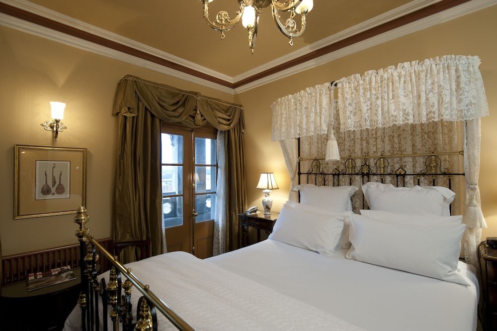 Craig's Royal Hotel Classic Room, 1 Queen Bed 3