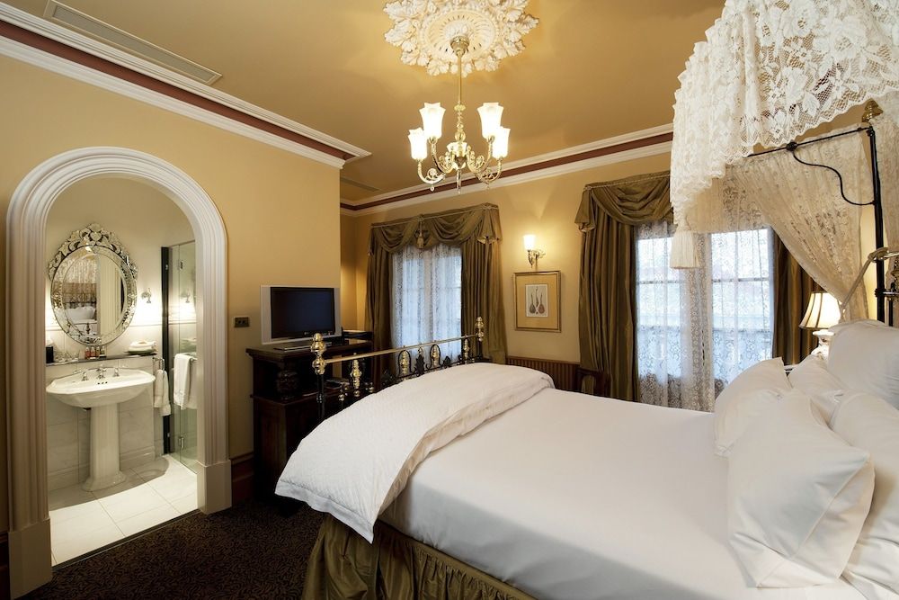 Craig's Royal Hotel Classic Room, 1 Queen Bed 2