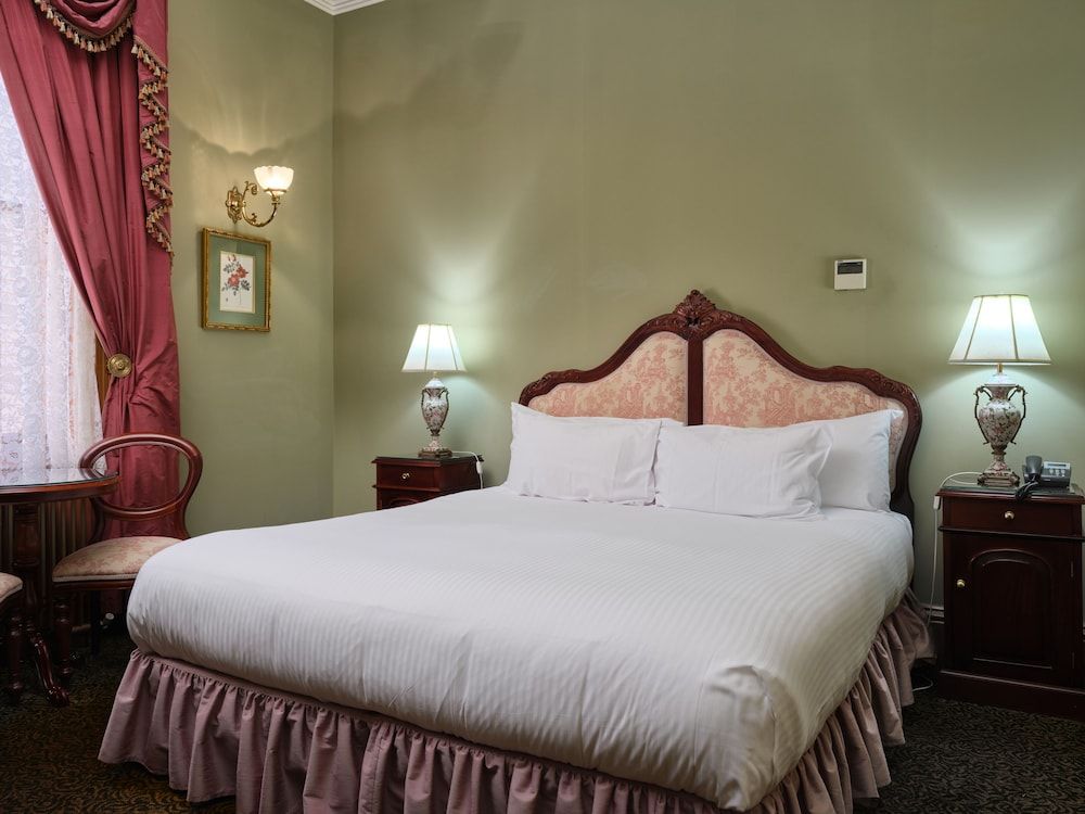 Craig's Royal Hotel Classic Room, 1 Queen Bed 8