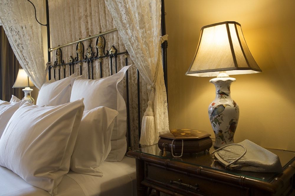 Craig's Royal Hotel Classic Room, 1 Queen Bed 6