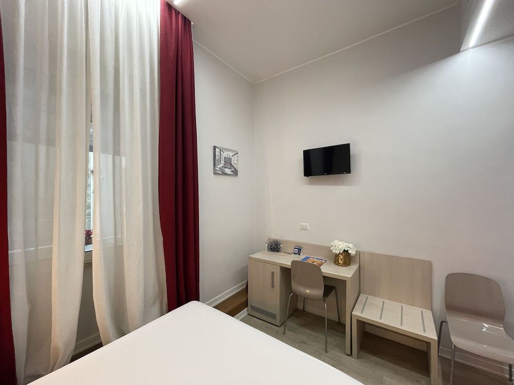 Hotel Giotto Flavia Economy Double Room 9
