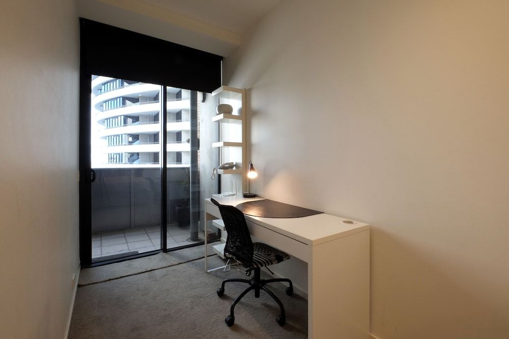 ACD Apartments Executive Two Bedroom One Bathroom Apartment 6