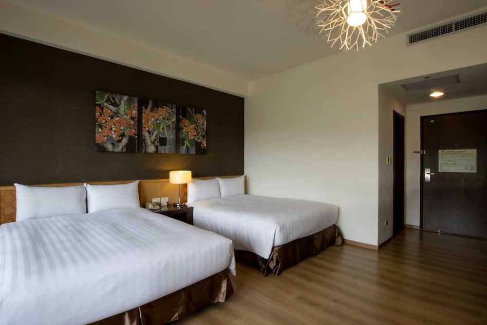 Lealea Garden Hotel Moon Deluxe Family View Room 4