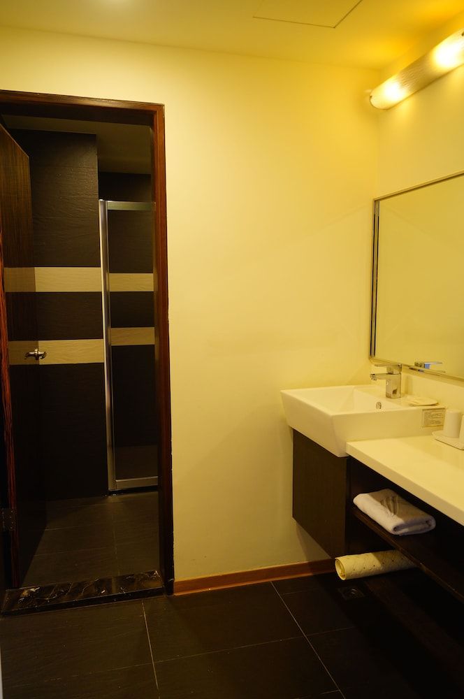 Lealea Garden Hotel Moon Deluxe Family Room 5