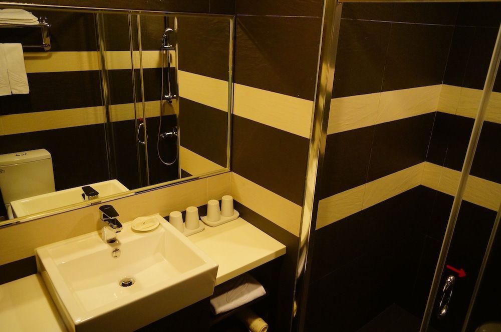 Lealea Garden Hotel Moon Deluxe Family View Room 8