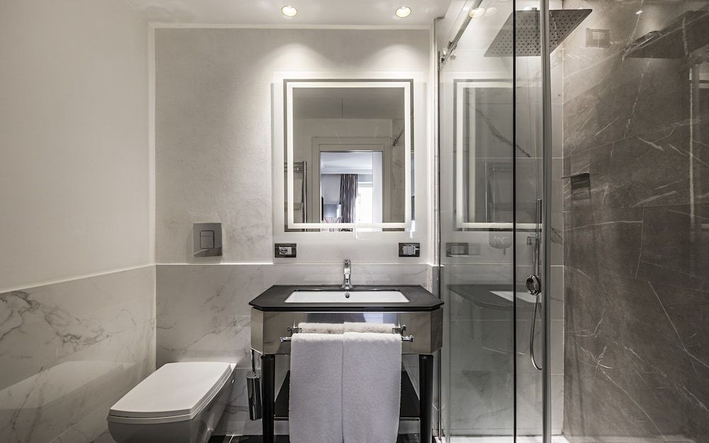 Palazzo Navona Classic Double Room 8