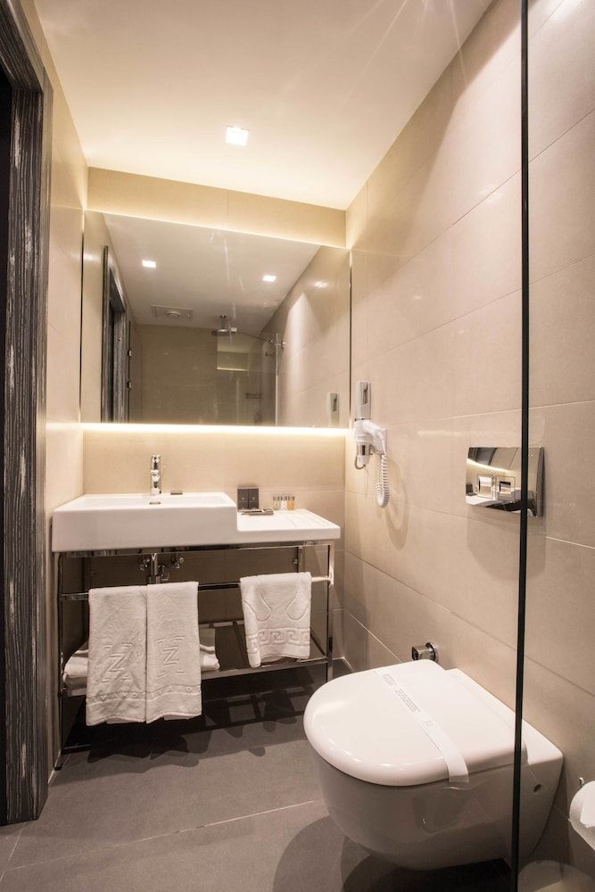 Zeniva Hotel Comfort Double Room 3