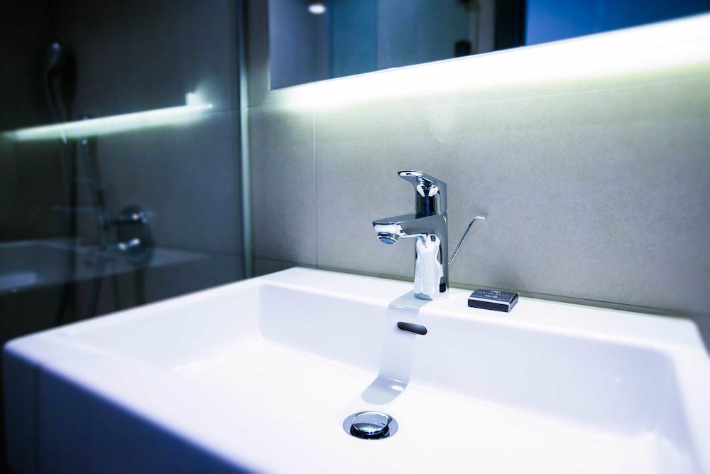 Zeniva Hotel Comfort Double Room 6