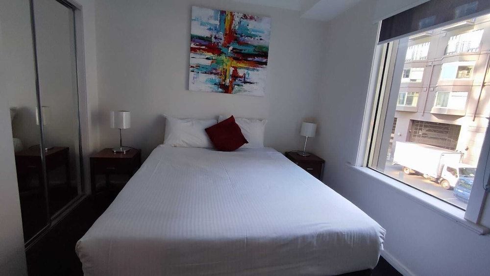 Melbourne South Yarra Central Apartment Hotel 1 bedroom apartment 2