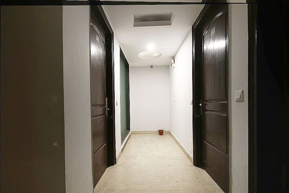 Hotel Cabana Near RamaKrishna Mission Metro Station Deluxe Room 15