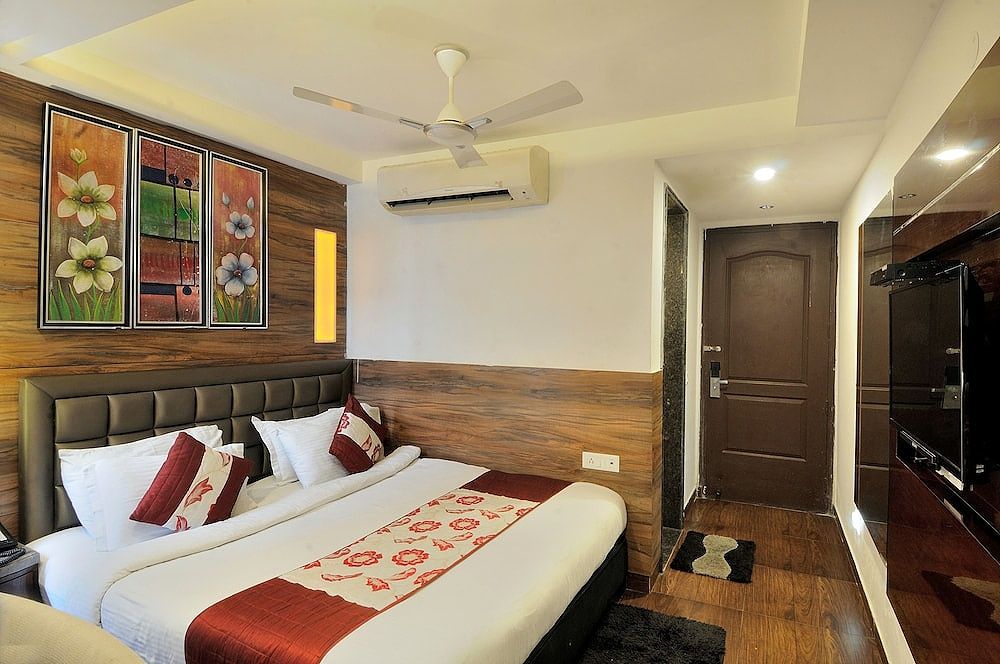 Hotel Cabana Near RamaKrishna Mission Metro Station Deluxe Room 11