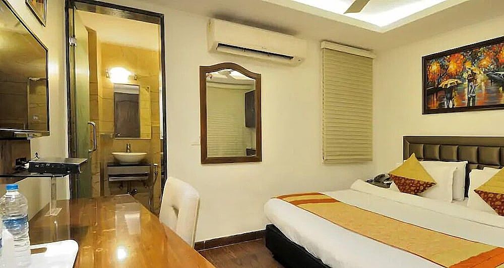 Hotel Cabana Near RamaKrishna Mission Metro Station Deluxe Room 6
