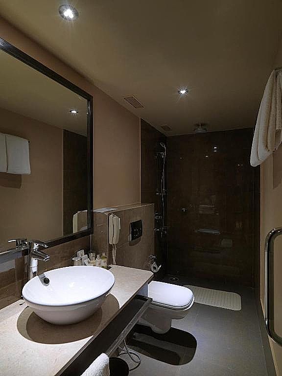 THE QUORUM HOTEL Deluxe Room 4