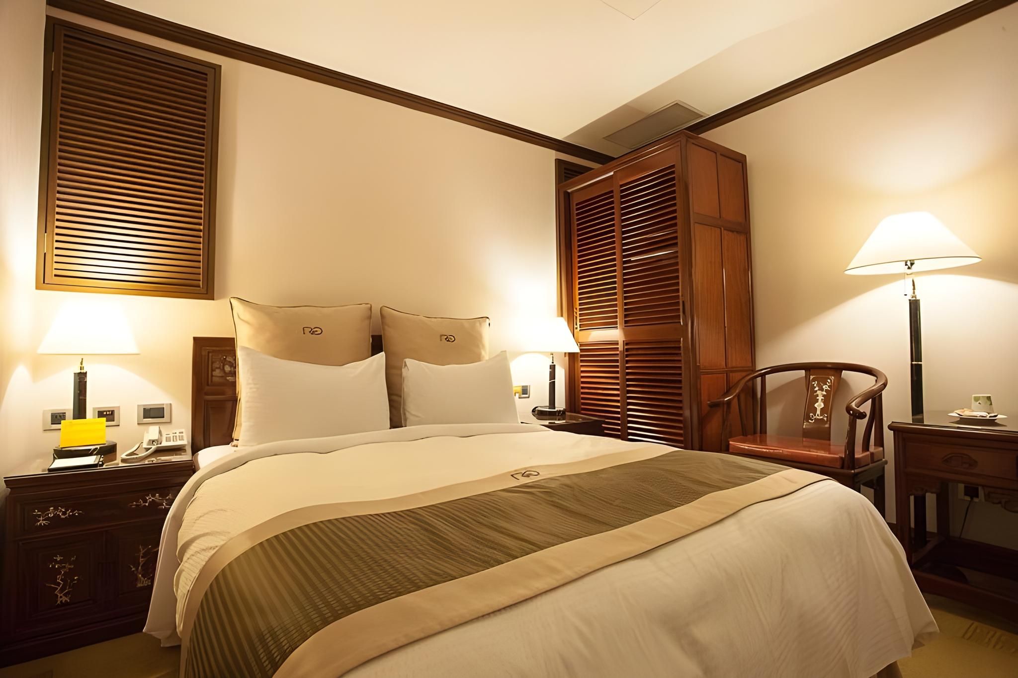 Deluxe Double No Window