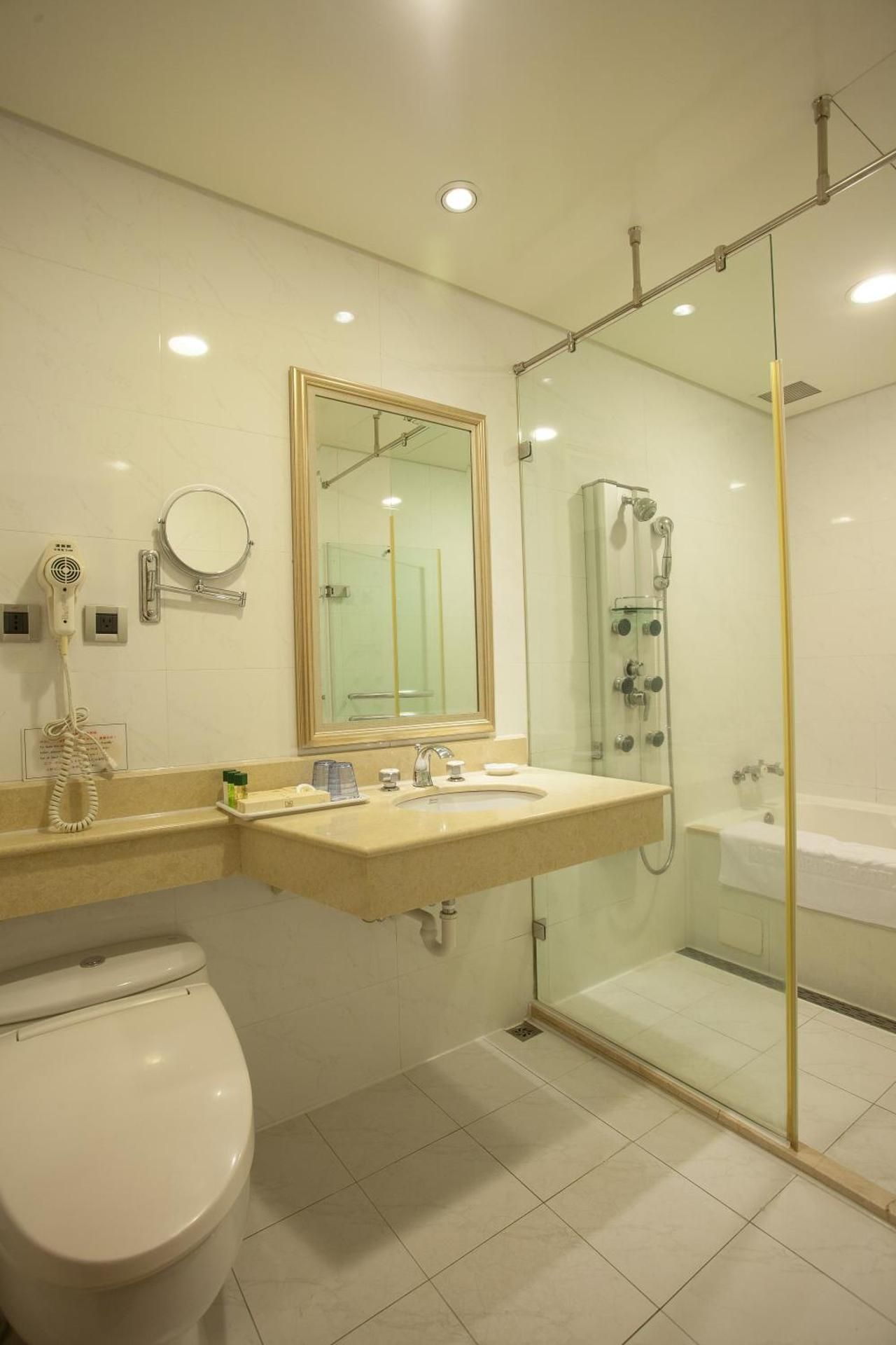 Deluxe Double No Window