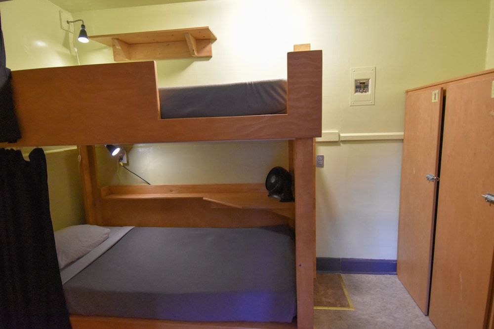 Bed in Female Deluxe Dormitory (Shared Bathroom)