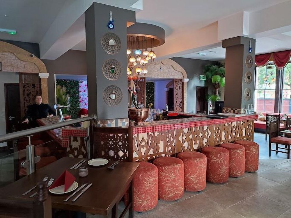 undefined The Pearl Hotel 8