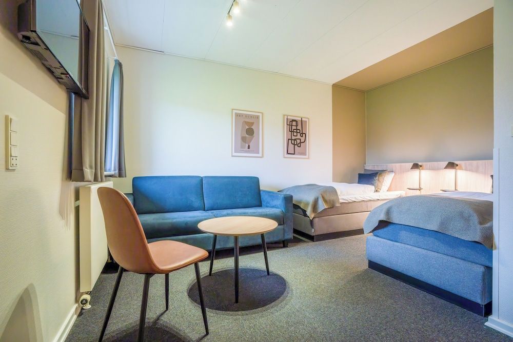 Hotel Hedemarken Comfort Quadruple Room, 1 King Bed with Sofa bed 5