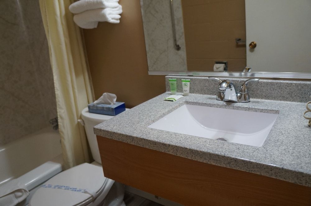 Westward Inn & Suites Standard Room, 2 Double Beds 21