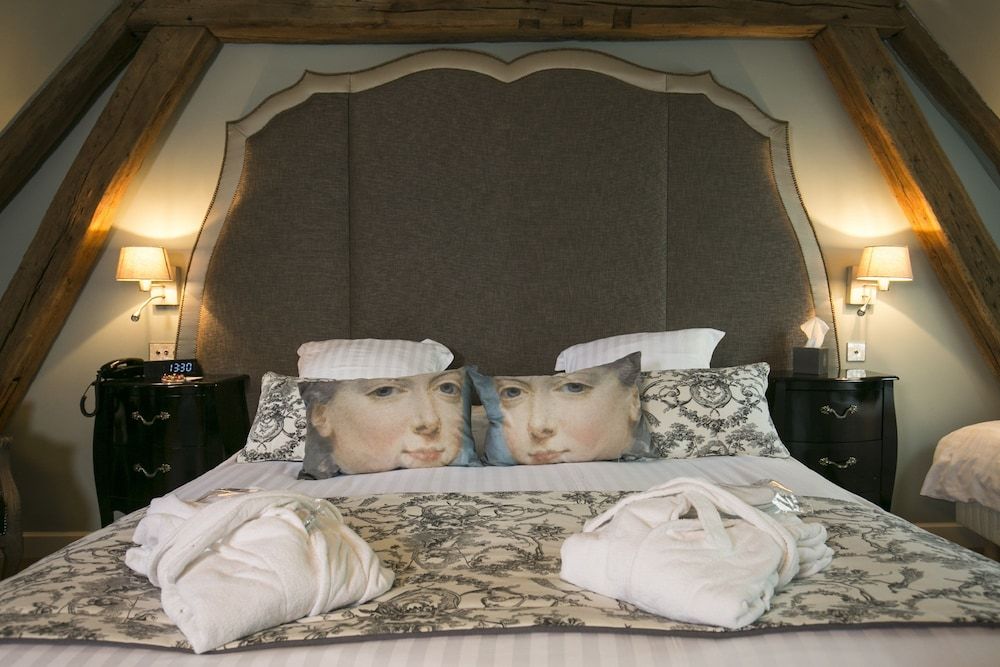 Exclusive Room, 1 King Bed, Non Smoking (Larger Room)