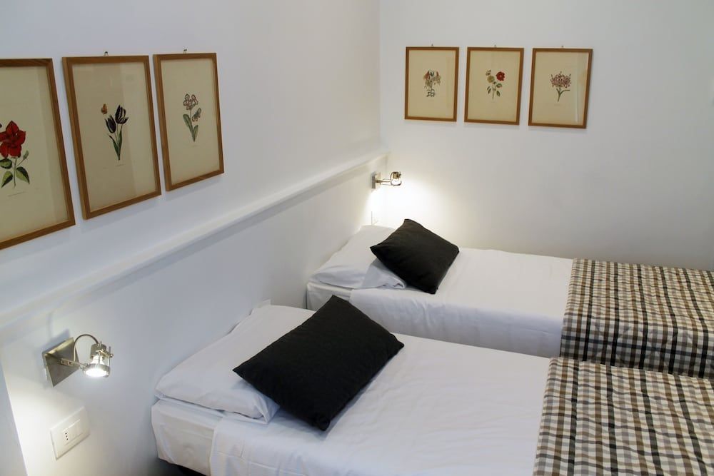 Hotel Bernina Standard Twin Room, 2 Twin Beds 4