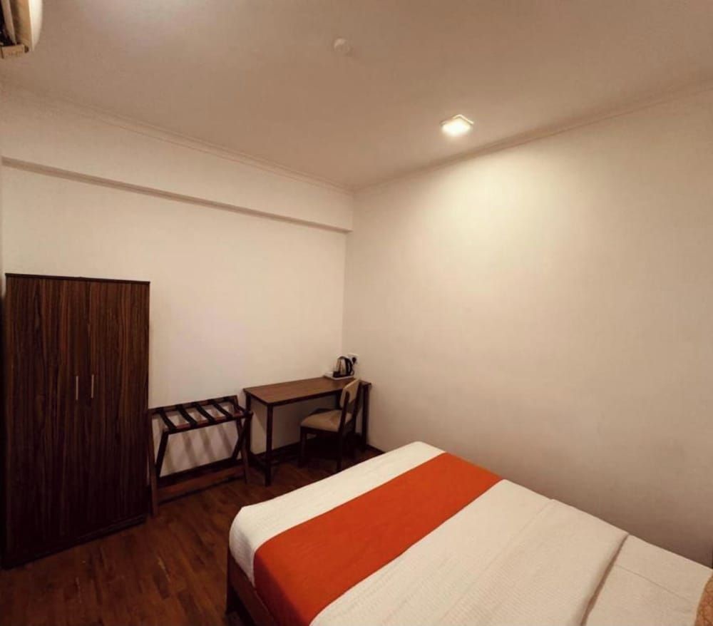 Standard Double Room, 1 Double Bed, Non Smoking, Shared Bathroom