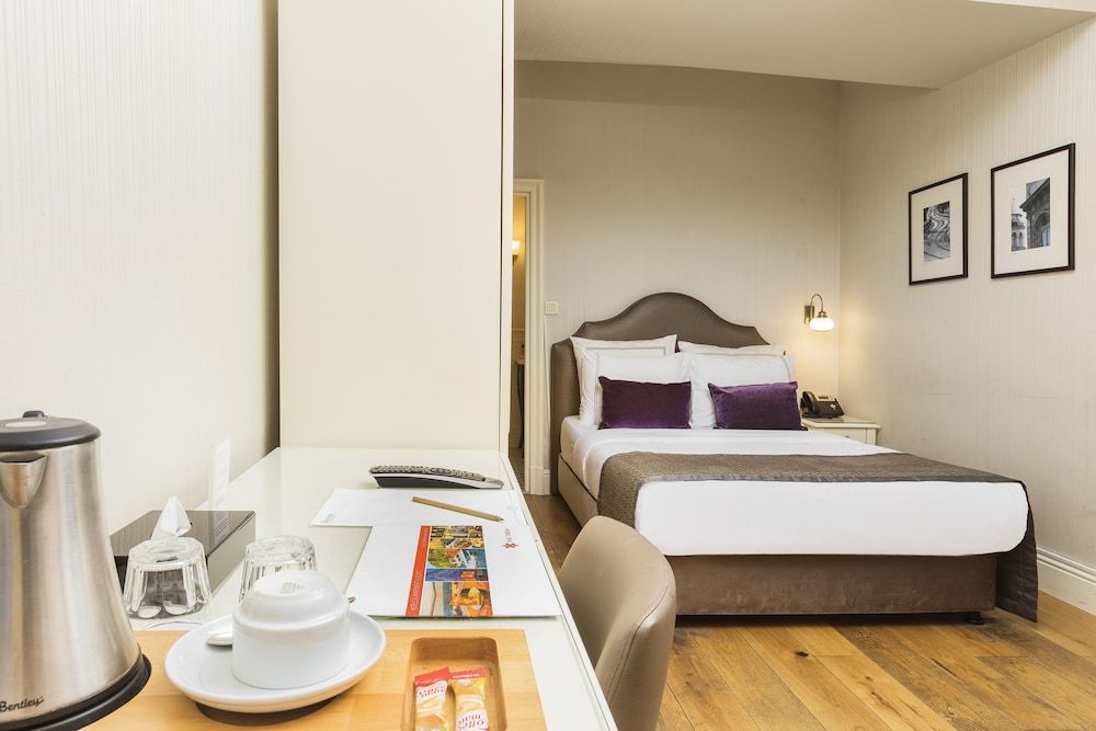 Meroddi Galata Mansion Comfort Double Room 3