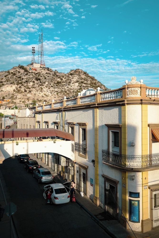 undefined Hotel Suites Kino 7