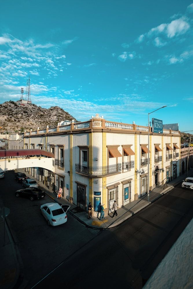 undefined Hotel Suites Kino 8