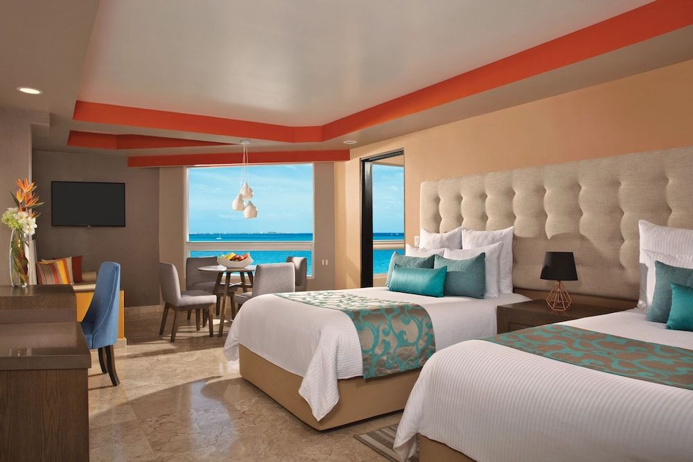 Deluxe Family Connecting Room