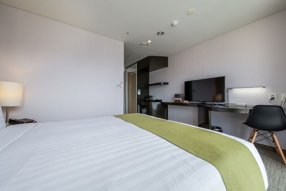 Aventree Hotel Busan Deluxe Double Room