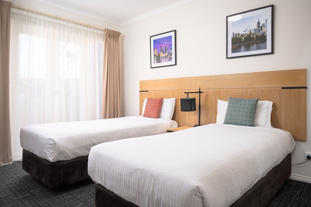 Aligned Corporate Residences Kew Three Bedroom Residence 2