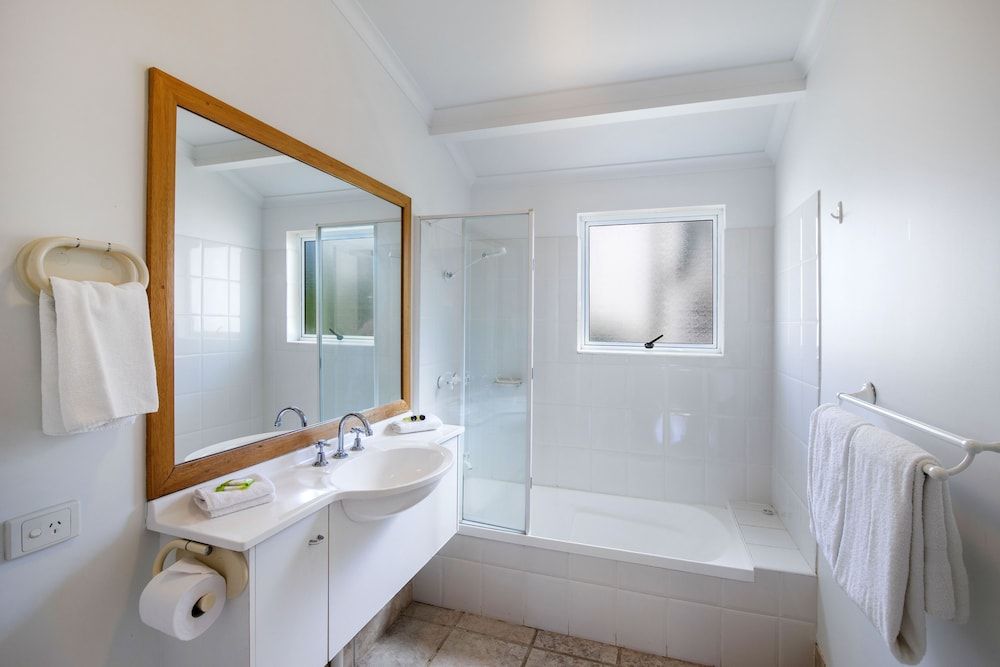 South Pacific Resort & Spa Noosa Standard Apartment, 2 Bedrooms 9