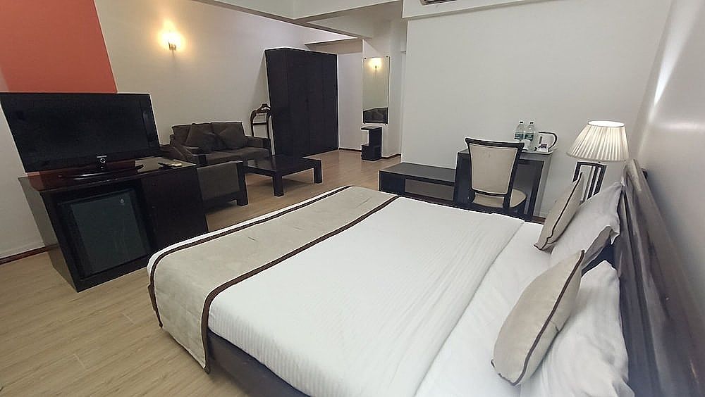 Inventree Hotel Pune Suite Room 8