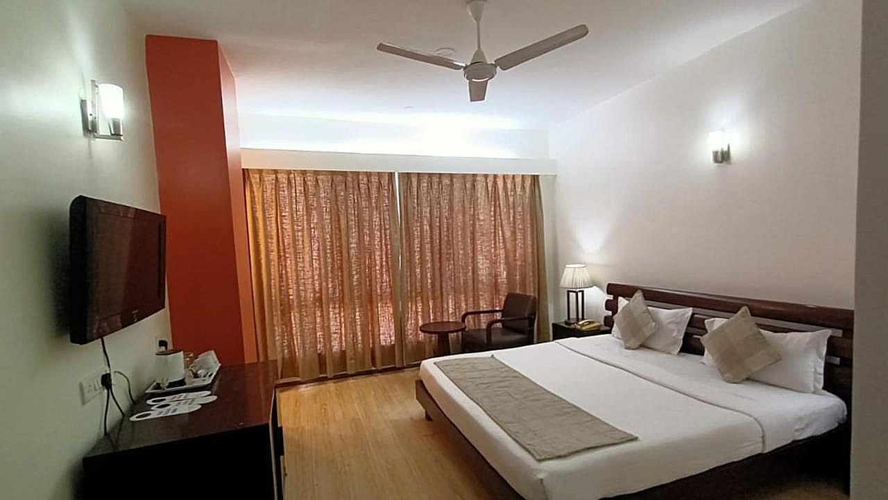 Inventree Hotel Pune Suite Room 4