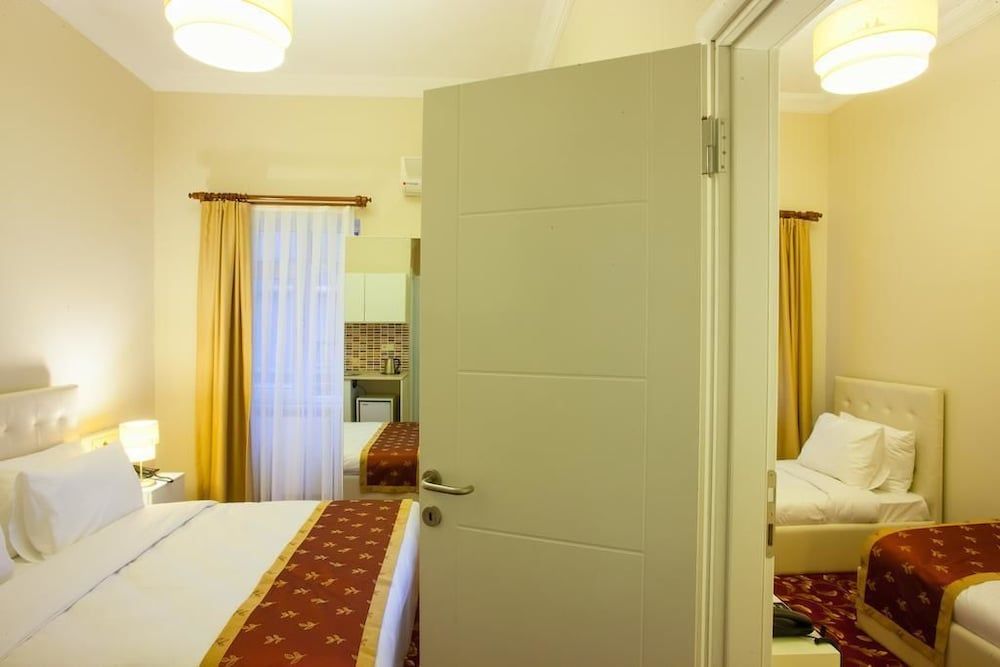 Economy Room