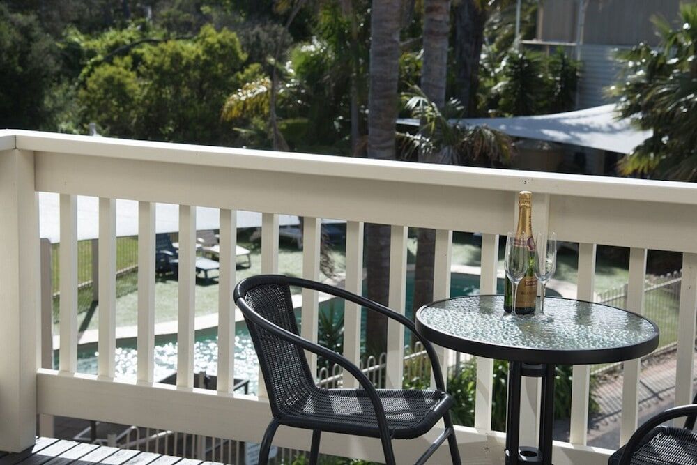 Boathouse Resort Studios & Suites Luxury King Spa Studio Parking & Wifi 3