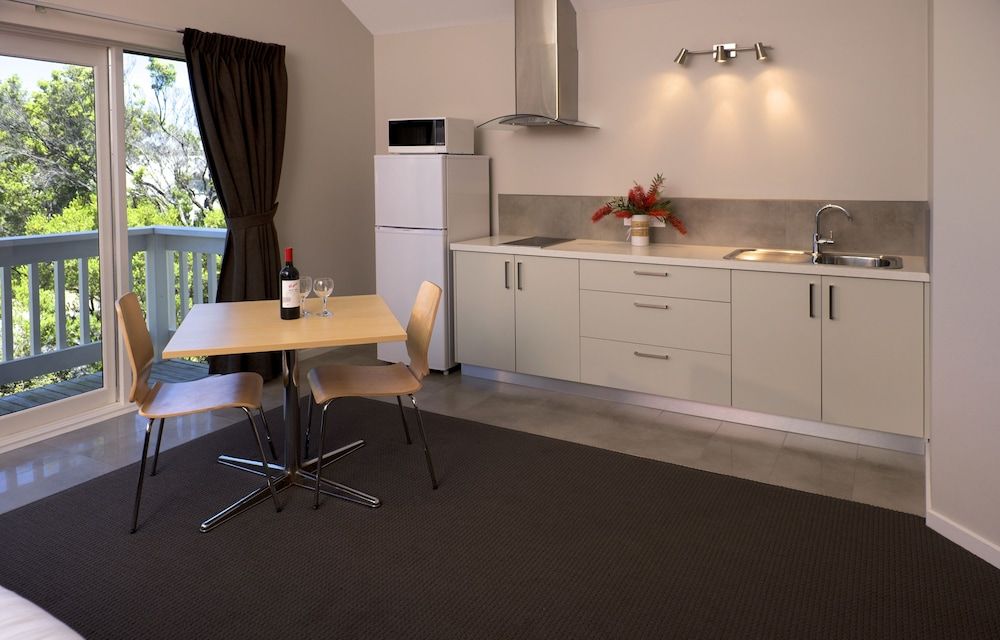 Boathouse Resort Studios & Suites Luxury King Spa Studio Parking & Wifi 7