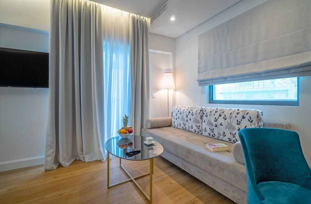 Glyfada Riviera Hotel Deluxe Suite, Hot Tub 3