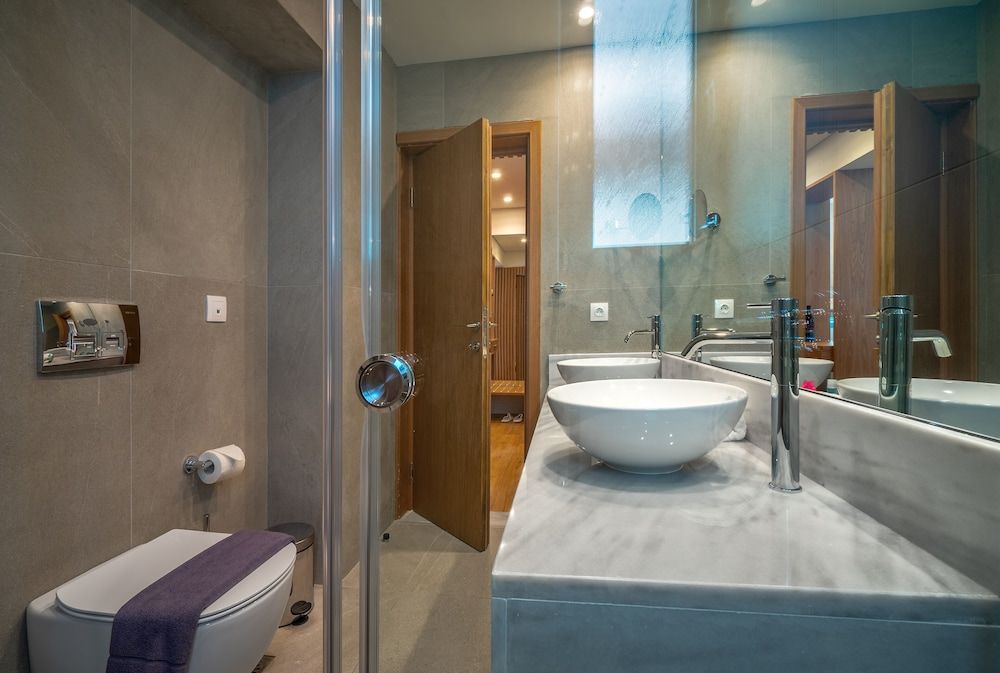 Glyfada Riviera Hotel Deluxe Suite, Hot Tub 5