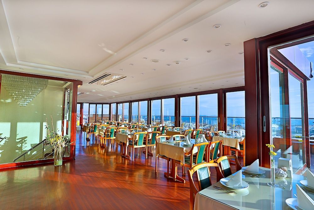 undefined Grand Madrid Hotel 4