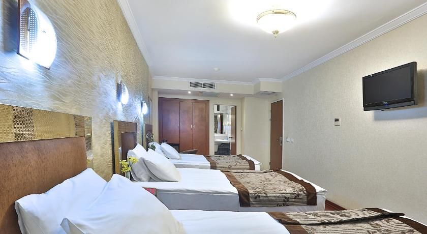 undefined Grand Madrid Hotel 7