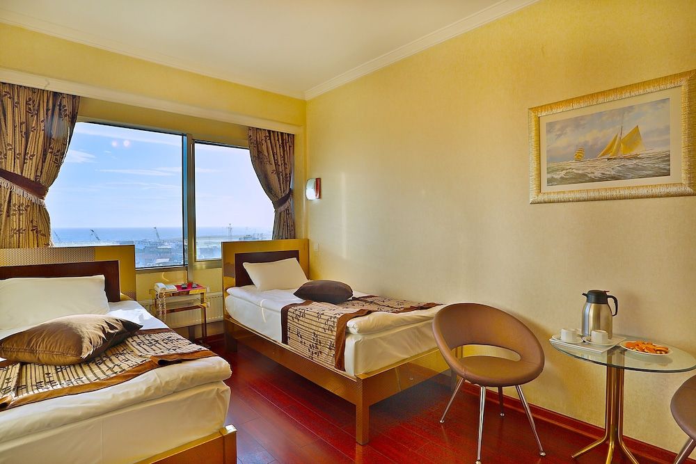 Grand Madrid Hotel Twin Room, Non Smoking 4