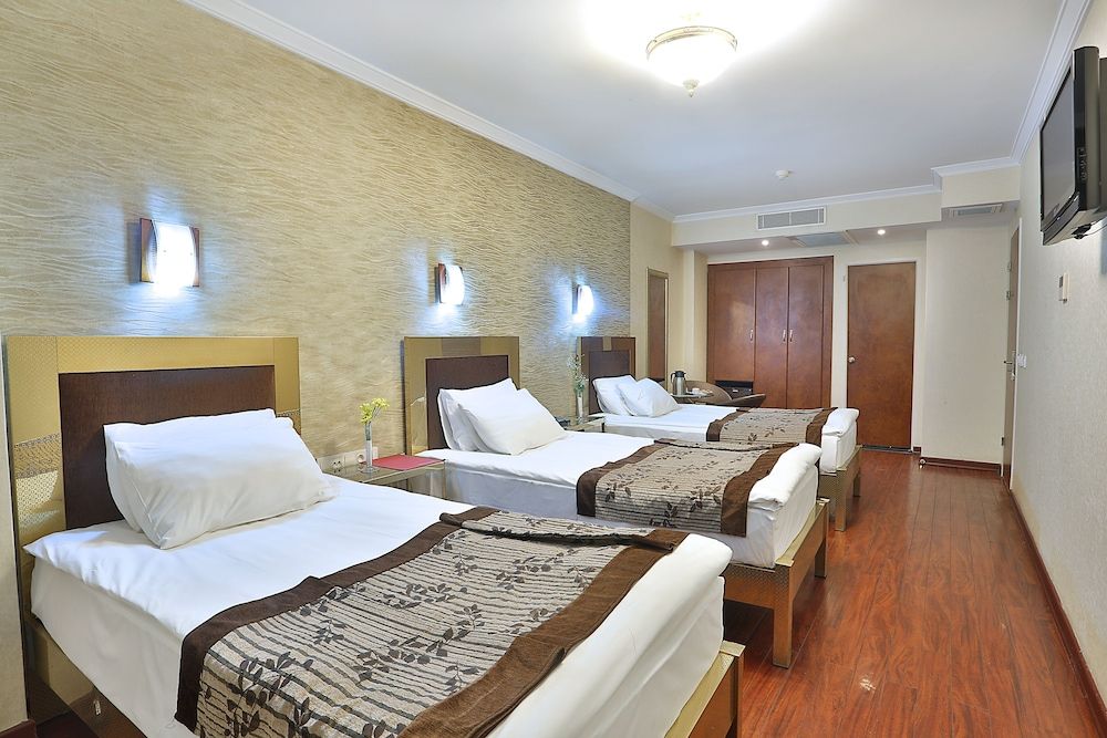 Grand Madrid Hotel Twin Room, Non Smoking 2