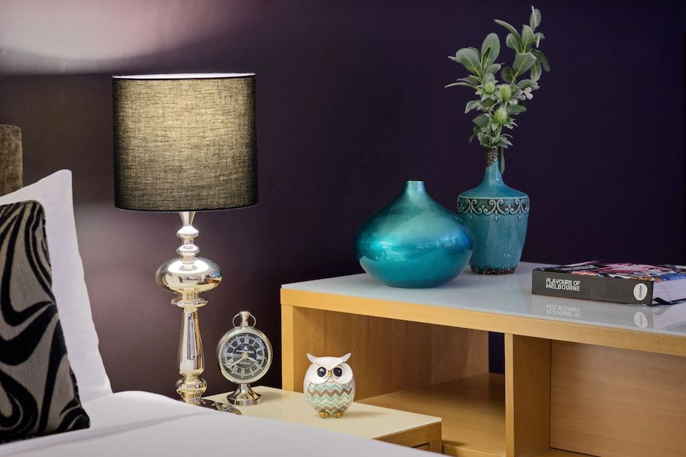 Treasury on Collins Heritage Queen Suite 4