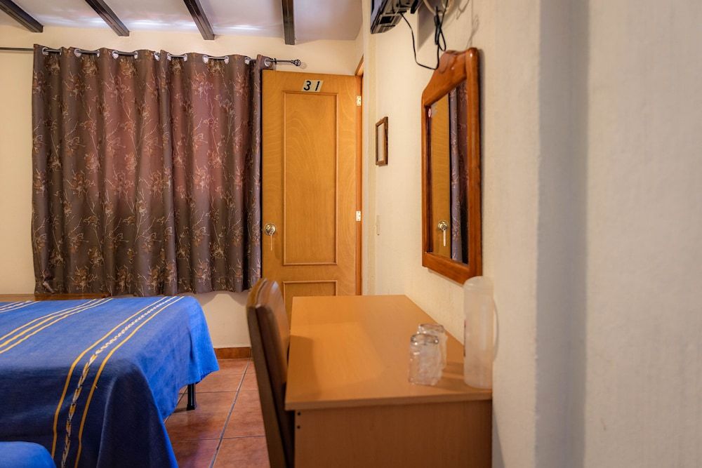 Hotel El Carmen - Morelia Basic Double Room 12
