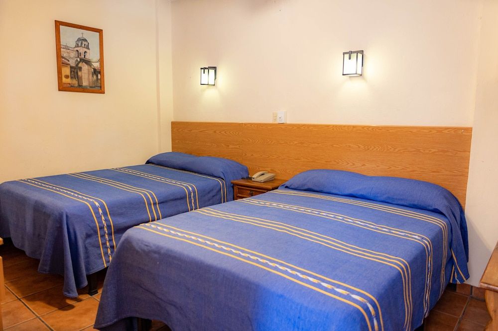 Hotel El Carmen - Morelia Basic Double Room 3