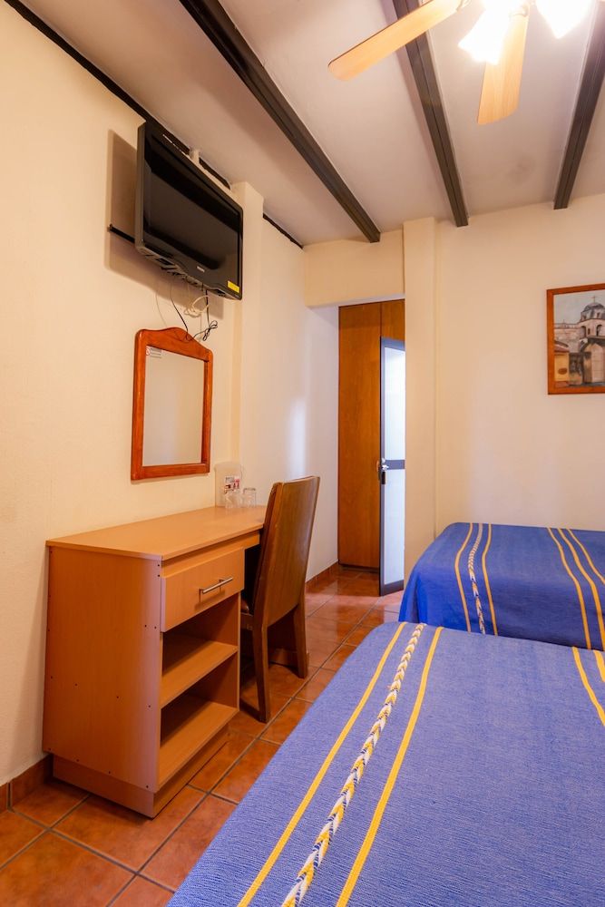 Hotel El Carmen - Morelia Basic Double Room 9