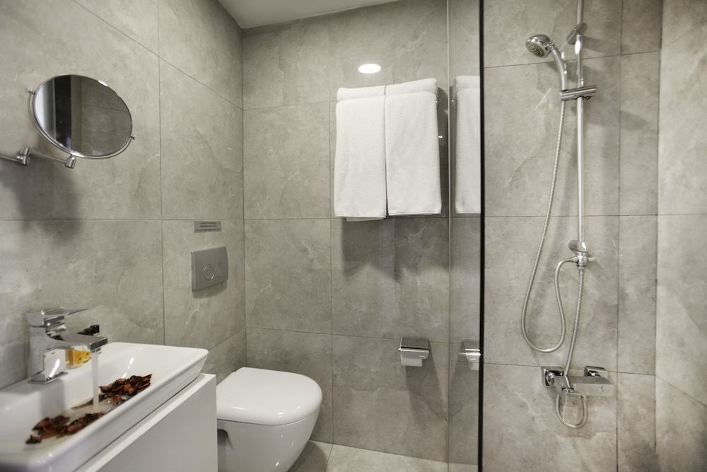 Duo Galata Budget Room (Backside Without View) 3