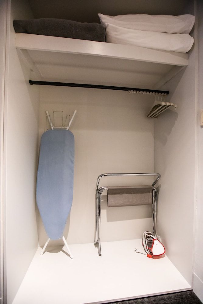 CitiClub Hotel Melbourne Deluxe Twin Room 5